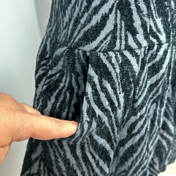 Free People Black Chenille Textured Zebra Print
Drop Waist Mini Dress Size 2 - Picture 7 of 13